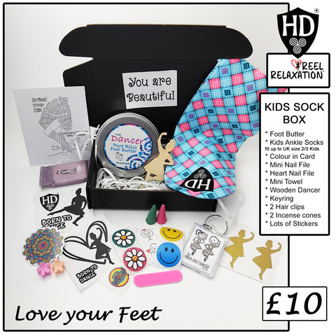 Kids Sock & Foot Butter Pamper Box - HD Pink & Blue Socks
